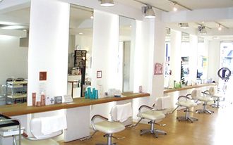 髪がイキイキ、ヘアケアを重視
